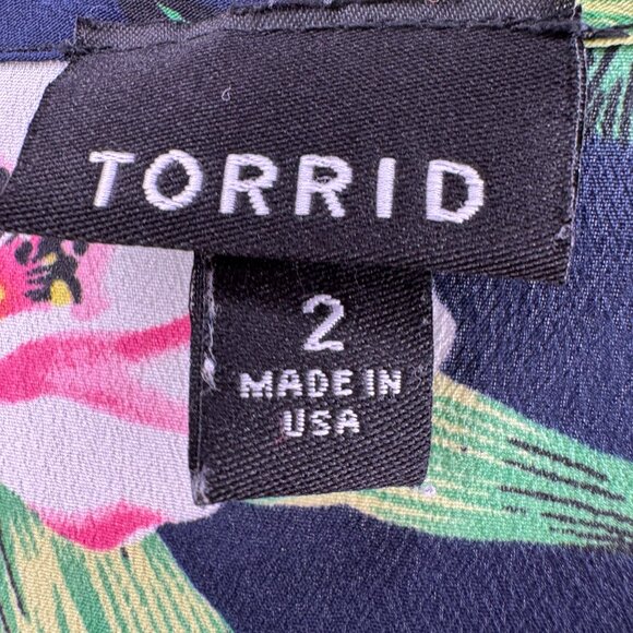 NWOT Torrid Women’s Plus Size 2 Lightweight Blouse Black With Vibrant Floral - Picture 3 of 3